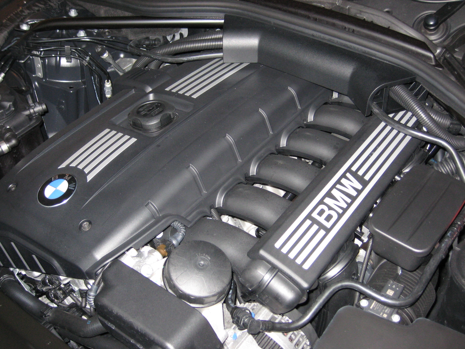 BMW N52B30 engine