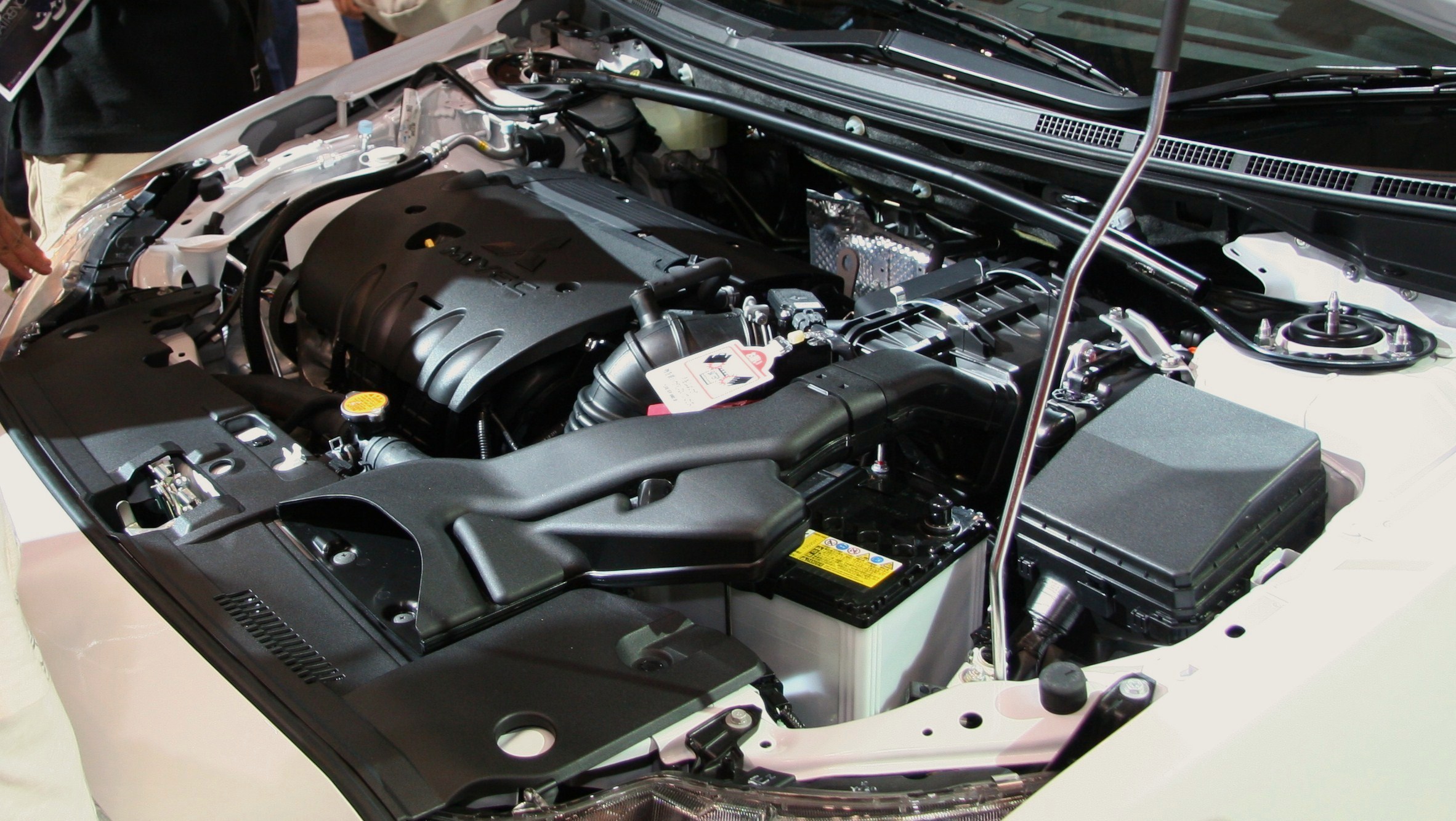 Mitsubishi 4B11 engine