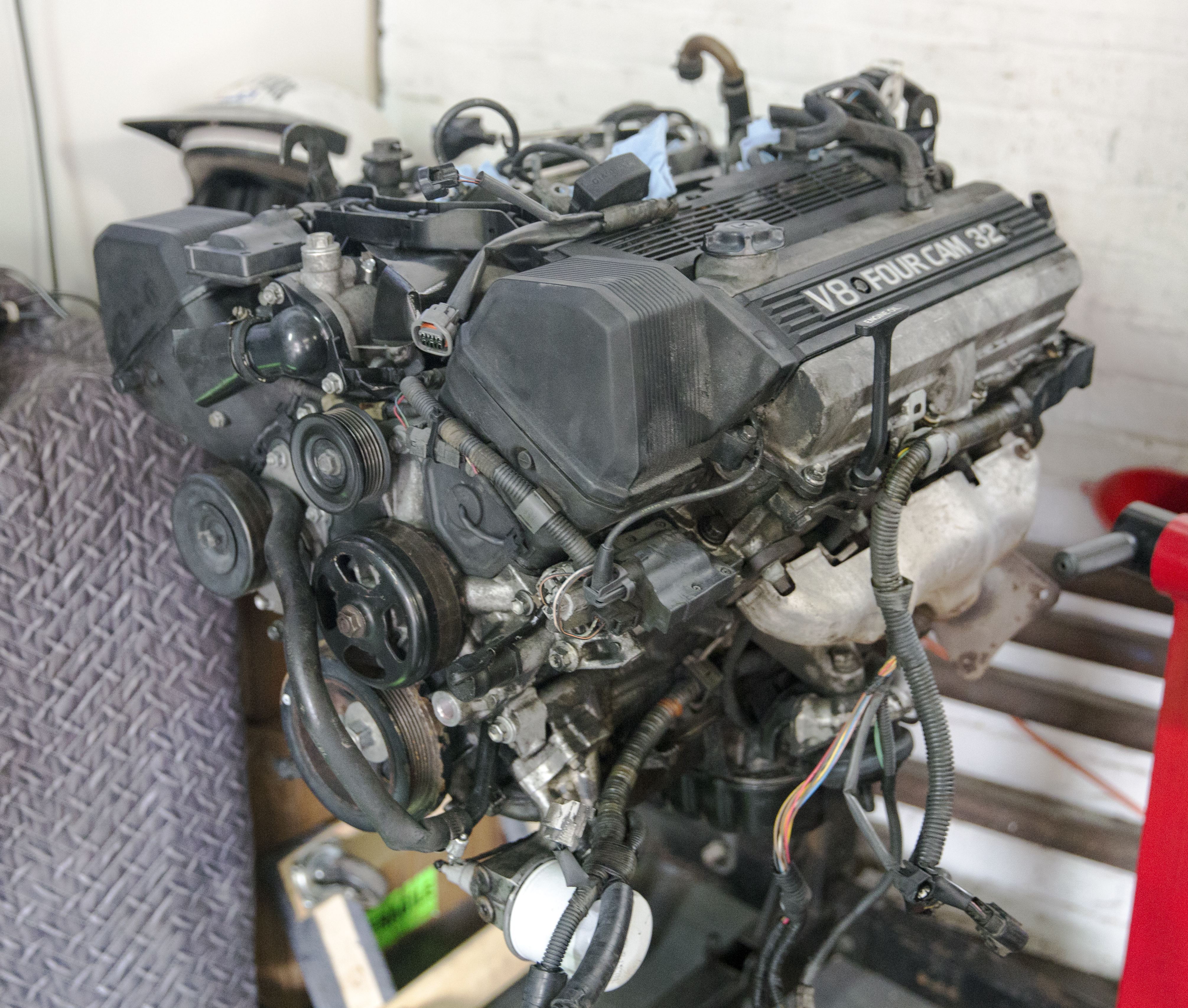 Toyota 1UZ-FE engine